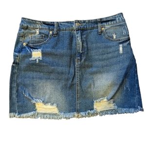 Distressed denim skirt with stretch